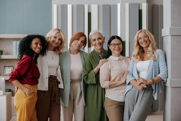 Group Mature Businesswomen Bonding Smiling While Standing Office Together — Stock Photo, Image