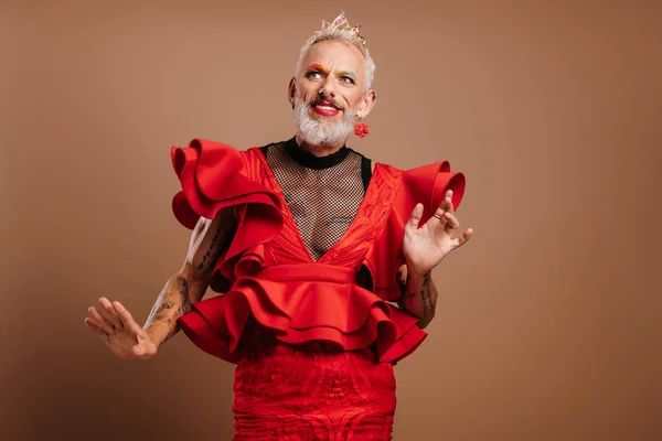 Mature Gay Man Crown Head Wearing Beautiful Red Dress Dancing — Stock Photo, Image