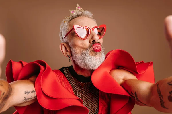 Mature Gay Man Beautiful Red Dress Making Self Portrait Blowing — Stock Photo, Image