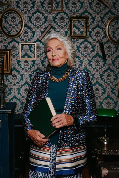 Elegant Elderly Woman Luxury Wear Radiating Confidence Wealth While Standing — Stock Photo, Image