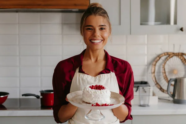 Happy Female Baker Holding Homemade Cake While Standing Domestic Kitchen — Stock Photo, Image
