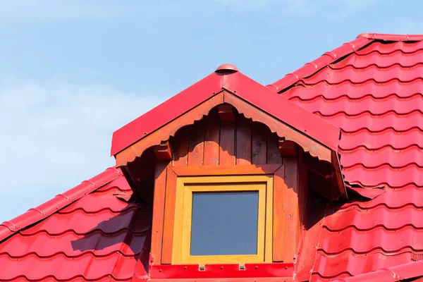 Red House Top Detail Attic Window — Stock Photo, Image
