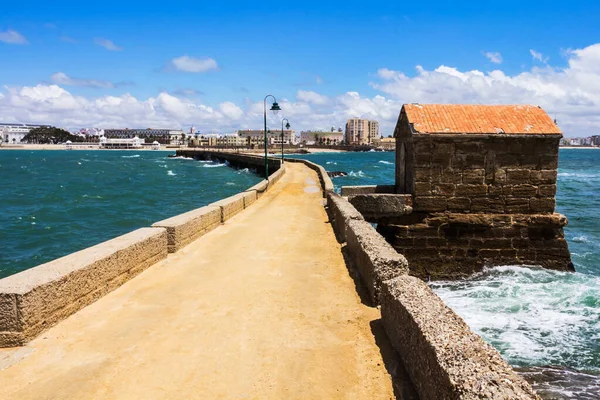 圣塞巴斯蒂安要塞的小巷被设防以抵御海浪 西班牙卡迪兹 — 图库照片