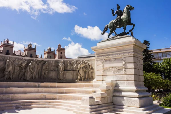 Uma Estátua Equestre Faz Parte Monumento Constituição 1812 Cádiz Andaluzia — Fotografia de Stock