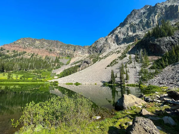 Crystal Clear Waters Snow Melt Some Heavy Rockfall Wilderness Little — Stock Photo, Image