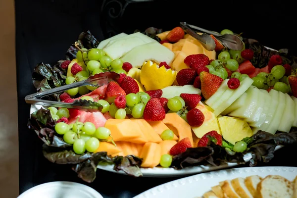 Fruit Salad Wedding Reception Buffet Guests Get Server Themselves Catered — Stock Photo, Image