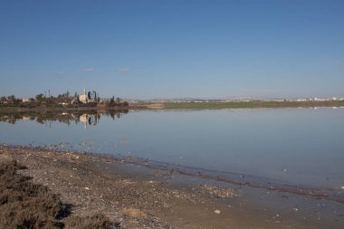 Aliki gölü doğa manzarası