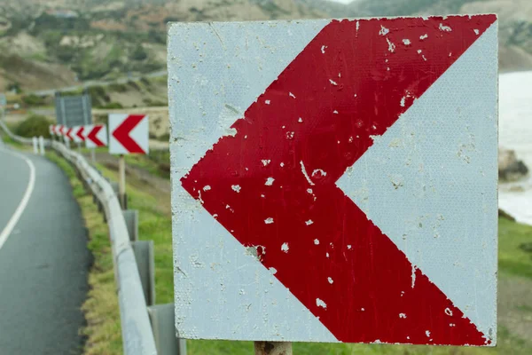 Señales Tráfico Largo Del Camino Chipre Nicosia Imágenes de stock libres de derechos