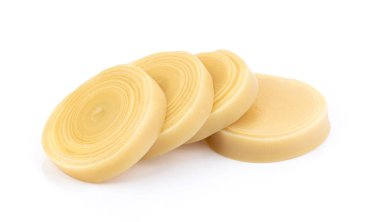 Bambu filizi beyaz arkaplanda izole edilmiş.