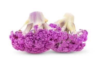 Beyaz arkaplanda mor karnabahar