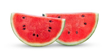 Beyaz arka planda izole edilmiş karpuz dilimleri.