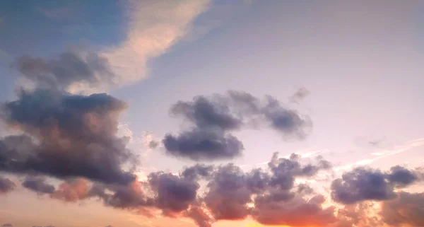 Sol Céu Fundo Com Nuvens Beleza Fundo Brilhante Paisagem Ciana — Fotografia de Stock
