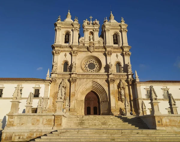 Portekiz Eski Alcobaca Kasabasında Gotik Portekiz Tarzında Antik Katolik Manastırı — Stok fotoğraf