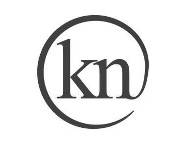 Çember şeklinde e-posta işareti tarzında iki harften KN logosu. K ve N iş şirketlerinin yuvarlak logosu