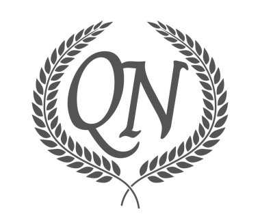 Q ve N harfleri, defne çelenkli QN monogram logo tasarımı. Kaligrafi yazı tipli lüks amblem.