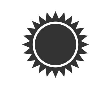 Beyaz arka planda basit, modern güneş ikonu. Işığı, ısıyı, yazı ve enerjiyi temsil eder. Hava durumu uygulamaları, tatil tasarımları ve pozitif mesajlaşma için ideal.