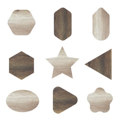 Satış etiketleri ahşap doku arka planı. Ahşap fiyat ve indirim etiketleri, beyaz arkaplanda izole edilmiş ve tasarım işleri için kırpma yolları boş 