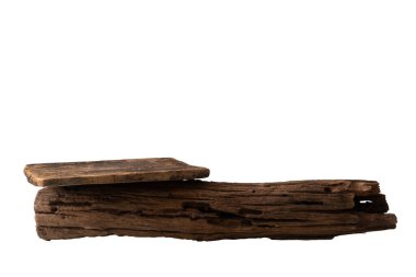 Eski ahşap ürün gösterimi podyum sunumu, tasarım işi için kırpma yolu ile beyaz arkaplan üzerinde izole edilmiş minimum biçim