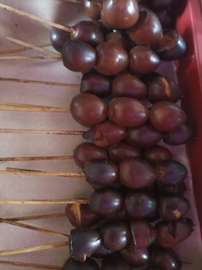 Bıldırcın yumurtası satay, Endonezya 'da tipik bir Java yemeği..