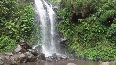 Ipukan Şelalesi Cisantana Kuningan Turizmi, Batı Cava