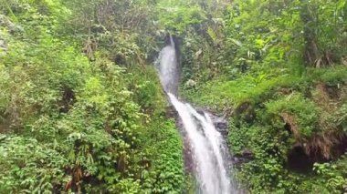 Ipukan Şelalesi Cisantana Kuningan Turizmi, Batı Cava