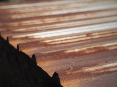 Paslı Metal Çatı 'ya yaklaş