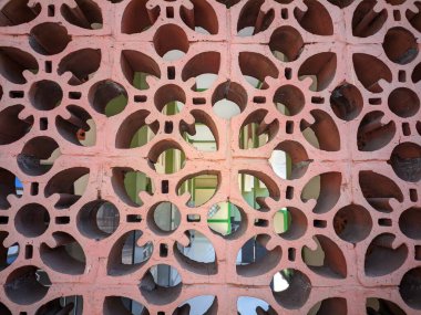 Çiçek temalı havalandırma delikleri. Havalandırma deseni kapanıyor.