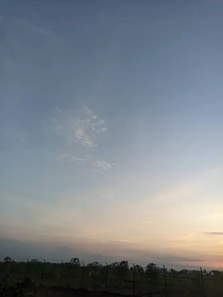 Sabah gökyüzü atmosferi