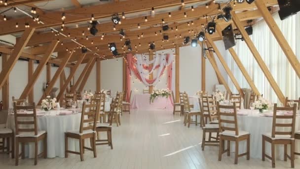 結婚式のための装飾された宴会場 — ストック動画