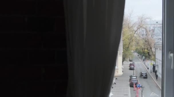 Вид Вікна Вулицю Дорогою Машинами Влітку — стокове відео