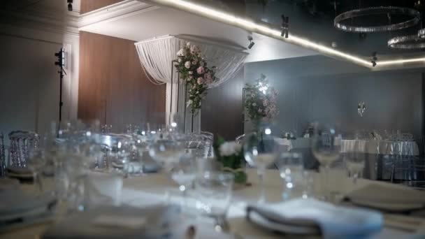 結婚式のための装飾された宴会場 — ストック動画