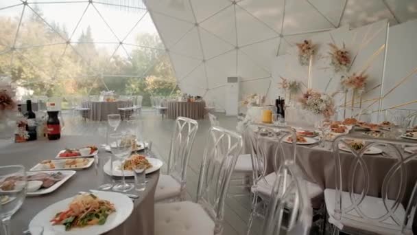 Ruang Perjamuan Yang Dihiasi Untuk Pernikahan — Stok Video