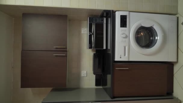 Kuchnia Mieszkaniu Mieszkaniu Współczesny Wystrój Wnętrz Salonu Stylowe Wnętrze Kuchni — Wideo stockowe