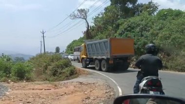  Sezon boyunca Hindistan 'da triportöre binmek