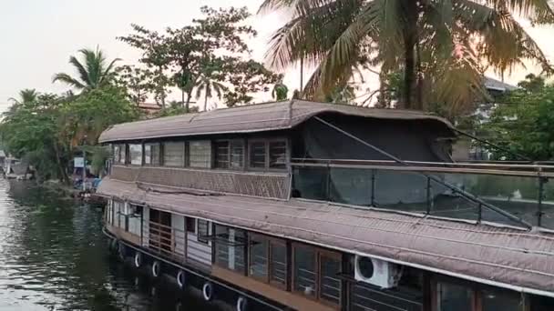 Alleppey Indie Houseboat Żeglarstwo Wśród Kanałów Pól Ryżowych — Wideo stockowe