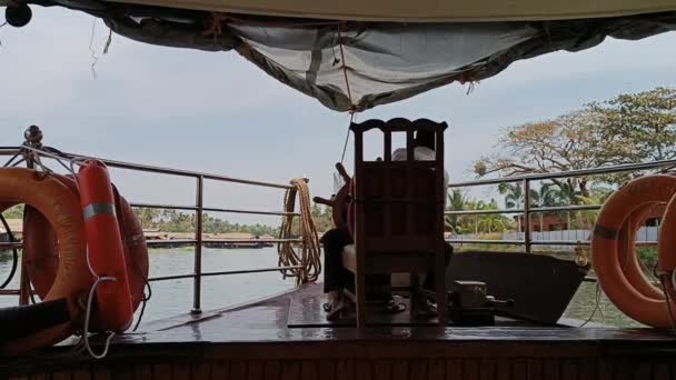 Alleppey India Hausboot Segelt Zwischen Kanälen Und Reisfeldern — Stockvideo