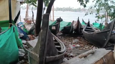 Fort Kochi Hindistan 'da balıkçı tekneleri