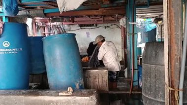 Mumbai 'de varoşlarda çamaşır yıkıyor. Dhobi Ghat, Mumbai 2024