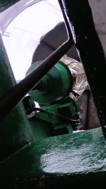 Lambanın içindeki deniz feneri.