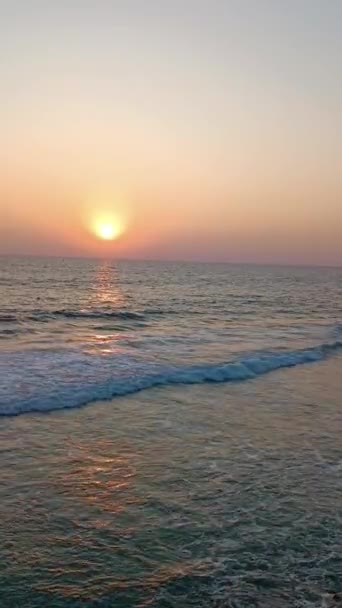 印度岩石海岸附近的日落 — 图库视频影像