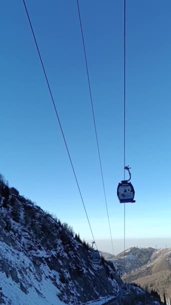 Remontées Mécaniques Vers Les Montagnes Almaty Coucher Soleil — Video