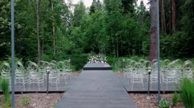 İHA 'dan gelen bir ziyafet salonu