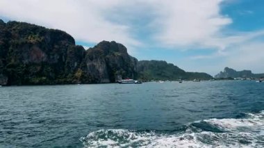  Phi Phi Adaları güneşli bir günde