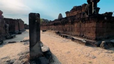Asya 'daki antik uygarlıkların yıkıntıları. Kamboçya 'daki antik binaların restorasyonu