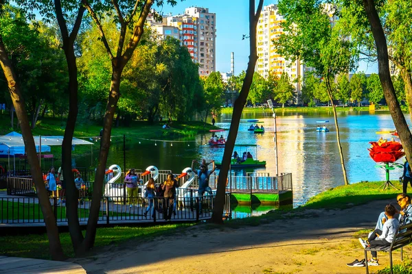 Moldova, Kishinev, 22 Temmuz 2022, parkta festival