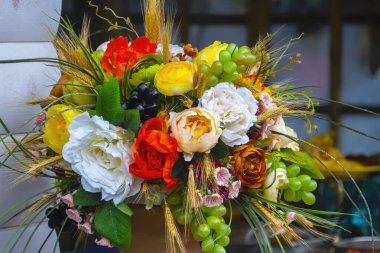 Kapalı turuncu sonbahar çiçekleri arka planı