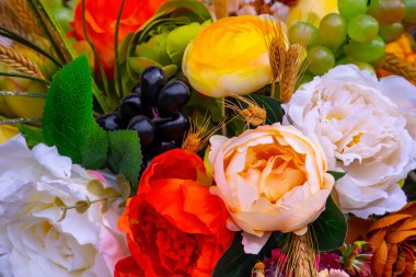 Kapalı turuncu sonbahar çiçekleri arka planı