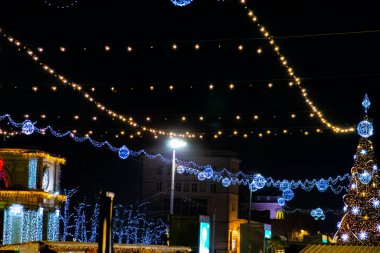 Kishinev, Moldova 12.01.2024 Kishinev manzarası, birçok aydınlatma ve Noel süslemesi ile şehir merkezi, Moldova