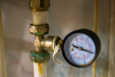 Basınç göstergesi eski makine, measuremant ve ekipmanları sektöründe üzerine monte