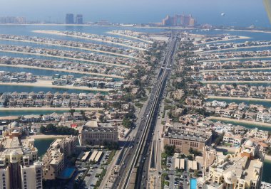 Palm Jumeirah Adası manzaralı lüks oteller, tatil beldeleri ve Dubai 'de eşsiz palmiye şekilli tasarım..